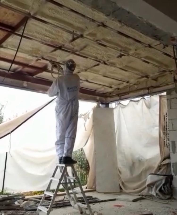 Kış Bahçesi Ve Giyotin 70